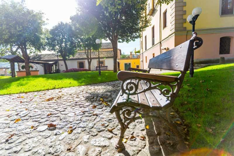 Hotel Corte Dei Tini Teramo Exterior photo
