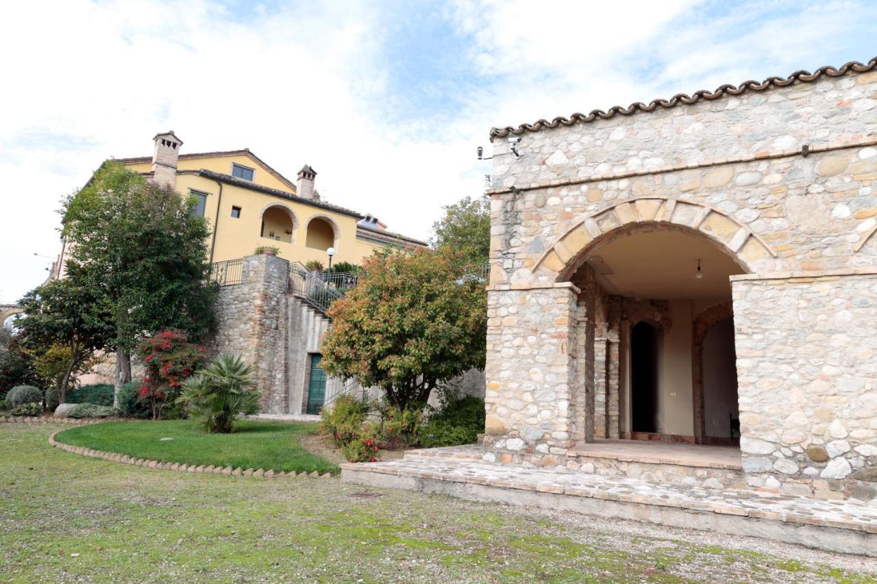 Hotel Corte Dei Tini Teramo Exterior photo