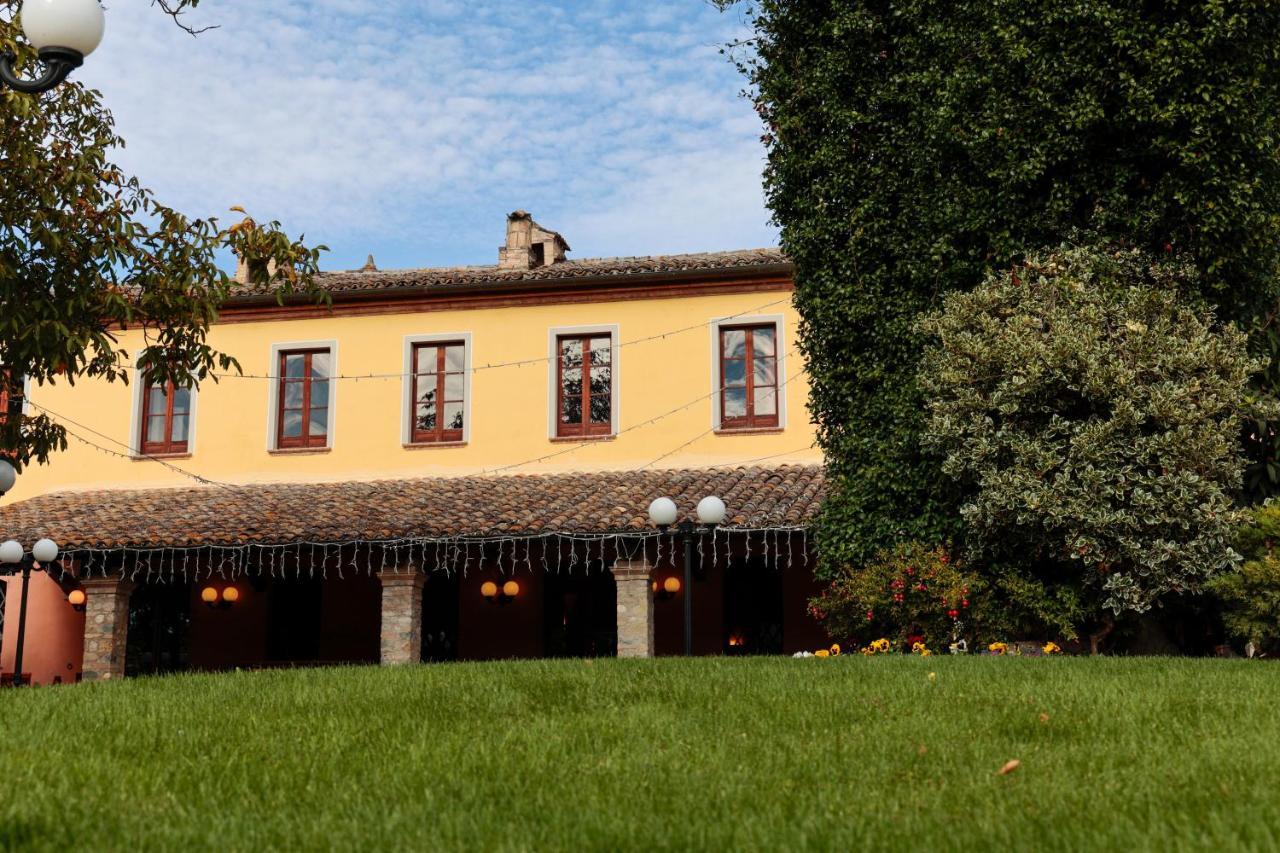Hotel Corte Dei Tini Teramo Exterior photo