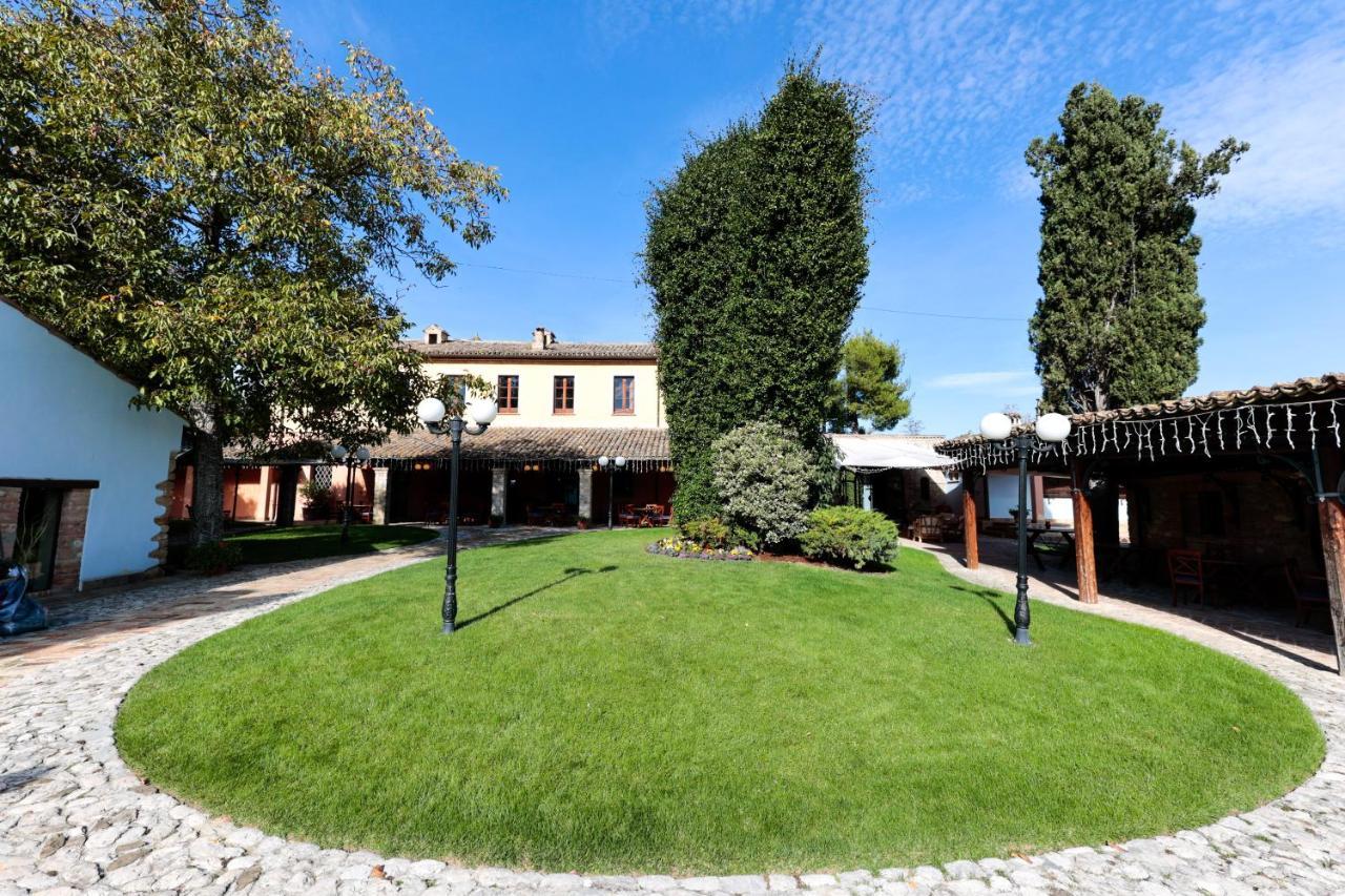 Hotel Corte Dei Tini Teramo Exterior photo